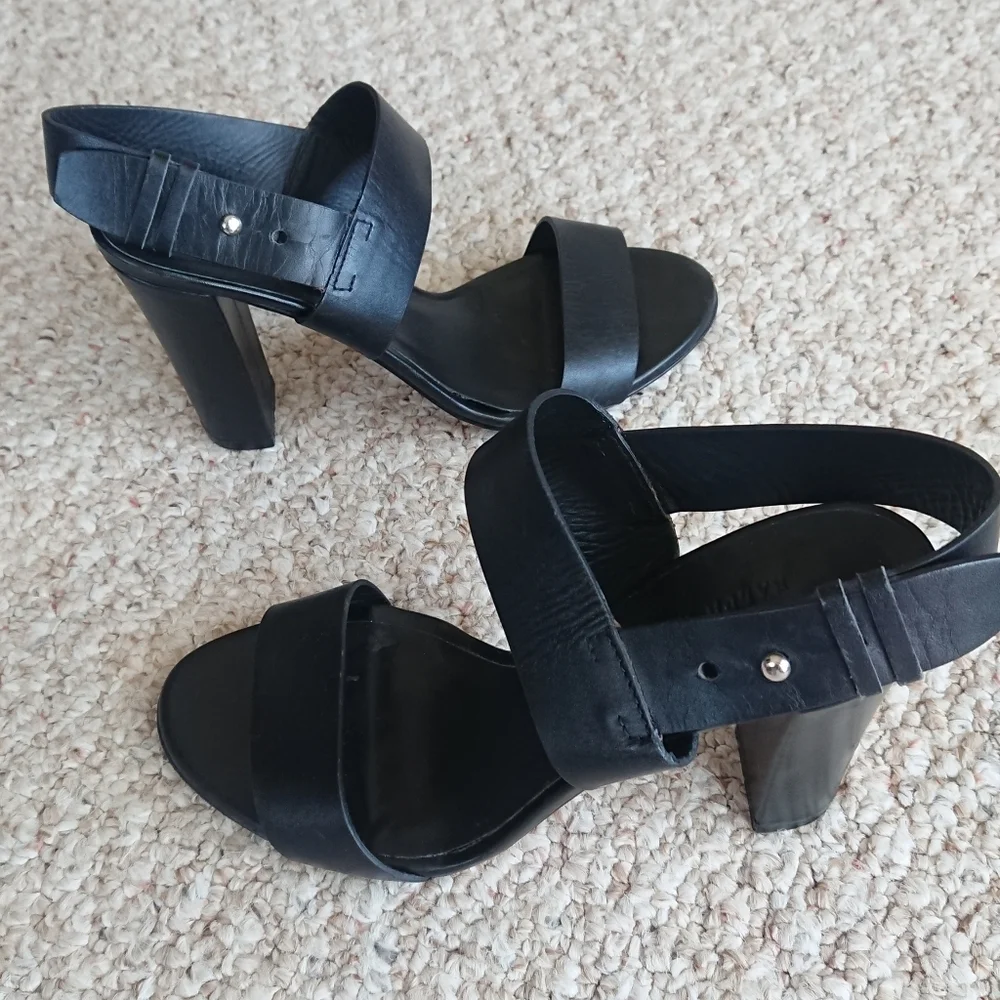 Polo Ralph Lauren Black Strappy full grain leather Sandals size 6.5